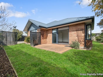 Walk to Work, Hospital, Addington or Town