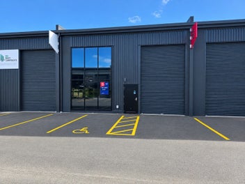 Image 1 of 5