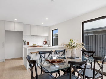 Double Garage Silverstream Opportunity