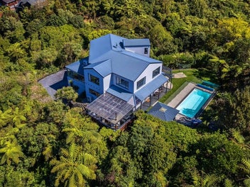 Space, Privacy & Views - A Truly Special Home