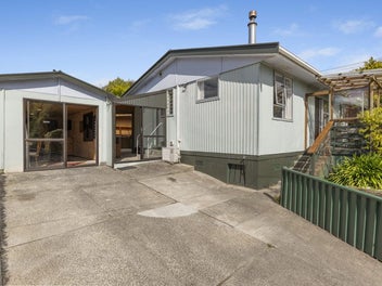 Bargain Two-Bedroom in Roseneath - Cash, As Is