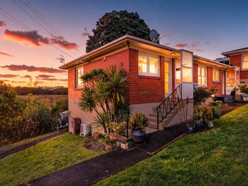 Stylishly Renovated on The Coastal Margin