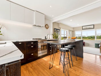 Stylishly Renovated on The Coastal Margin