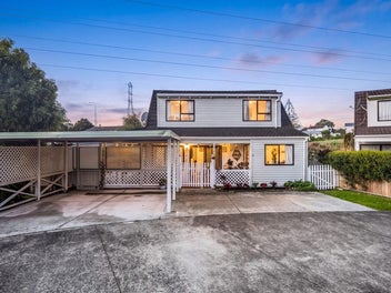 Relaxed Family Living with Views and Convenience