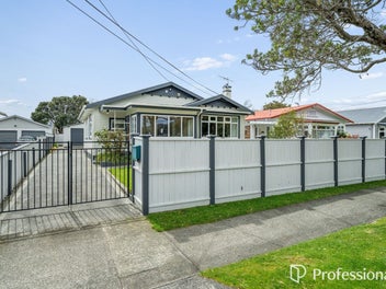 Beautifully Presented Super Tidy Family Home