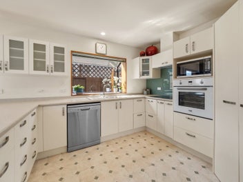 Immaculate Allenton townhouse