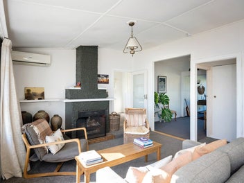 Classic Kiwi Icon Beachfront Bach
