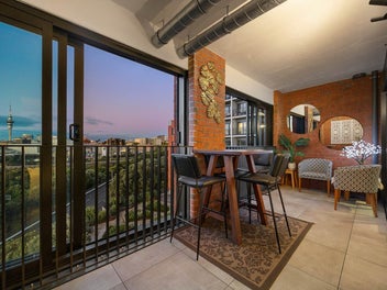 Award-Winning Design | 3 Bed+2 Bath | 2 Car Parks