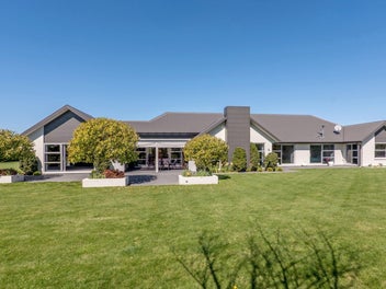 Perfection on 3.8 Hectares in Prebbleton