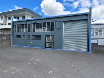 Image 1 of 7