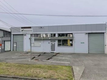 Image 1 of 5