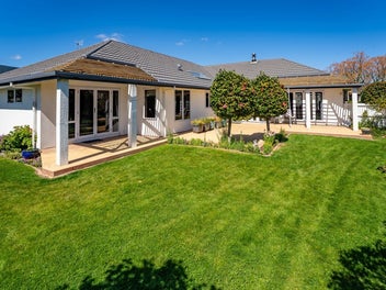 Family Home, Perfect Location!