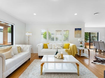 Spacious Family Home in a Quiet Cul-de-Sac!