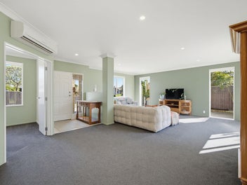 Easy Living — an Office and Room for the Caravan