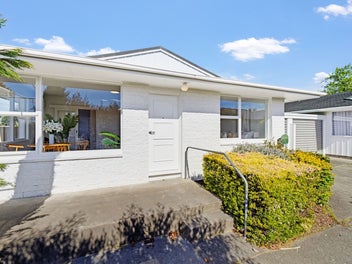 Simple, Sunny Living in Burwood