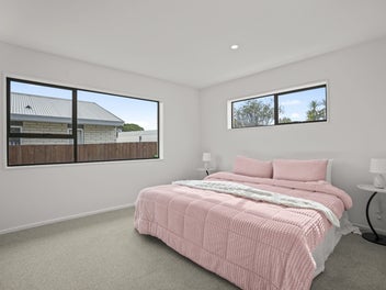 Freshly Renovated - Close to the Beach