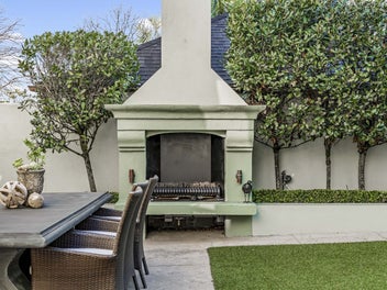 Parisian courtyard. Architect designed.
