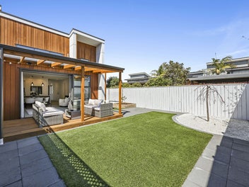 Jalcon-Built, Walk To Marina, Move-In Ready!