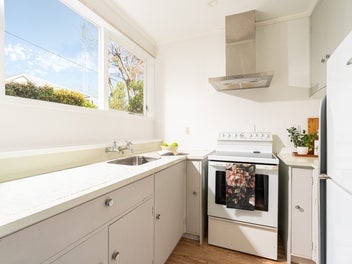 SUNNY STARTER IN CENTRAL HATAITAI | BEO $345,000