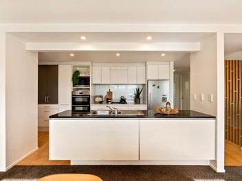 SPACE. SUN. FAMILY LIVING ON A GENEROUS SECTION.