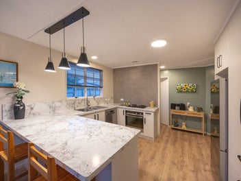 Immaculate colonial with separate sleepout