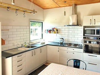 COMFORTABLE COASTAL LIFESTYLE!