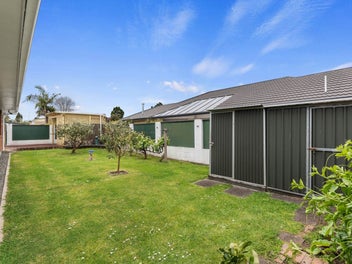 Spacious & Sunny - Brick & Tile Gem