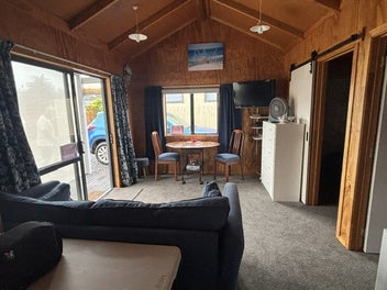 AFFORDABLE SELF CONTAINED BACH KUAOTUNU BEACH