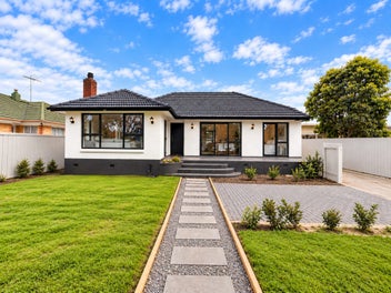 Fully Renovated Brick & Tile– Best of Both Worlds