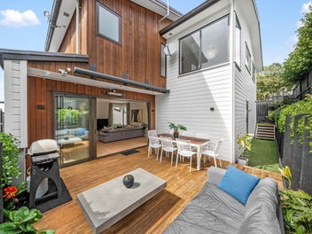 Near-New Freehold Family Living in the Bays