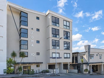 Parnell living, quietly positioned