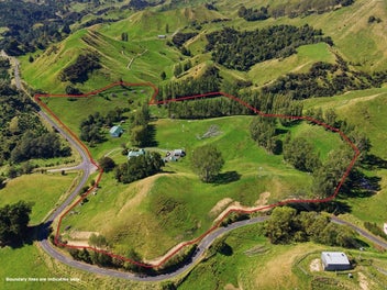 Homestead, sheds & 9.6ha lifestyle opportunity