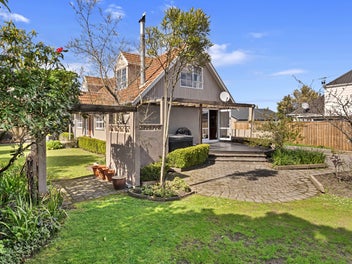 Secluded | Spacious | 4 Car Garaging
