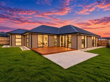 OWNERS ON THE MOVE - MUST SELL!