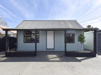 Sunny, Secure with Space in Somerfield