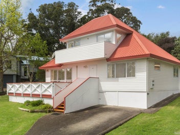 770m² Freehold Landholding Near the Beach