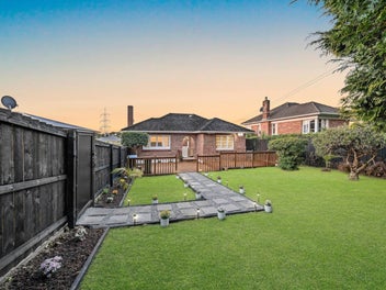 Sunny Classic with Big Deck, Garden & Garage!