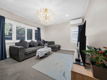 Sunny Classic with Big Deck, Garden & Garage!