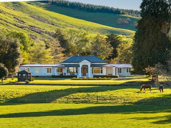 Majestic home and income