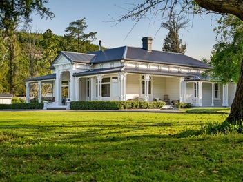 Majestic home and income