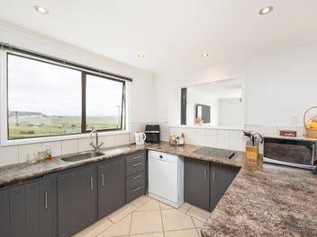 Water views, space & endless possibilities