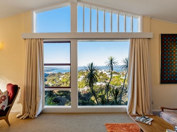 MID-CENTURY-MODERN ON MOANA