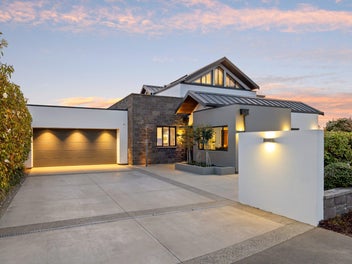 Contemporary Masterpiece, Loaded with Extras
