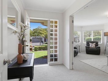 Single-Level Living in a Superb Peninsula Setting