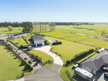 Large Lifestyle Retreat