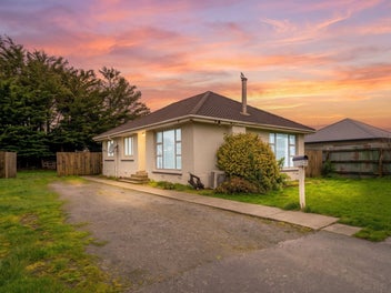 Great Location, Great Potential in Grasmere!