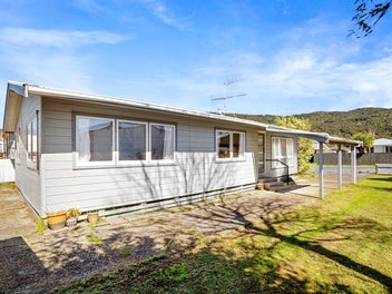 LOCKWOOD LIVING - A GREAT PLACE TO START!