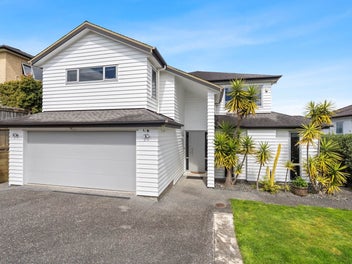 BIG Luxury Family Living in RANGI ZONE