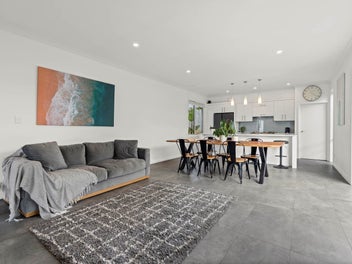 BIG Luxury Family Living in RANGI ZONE