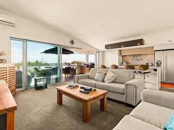 Mount Views, Modern Style